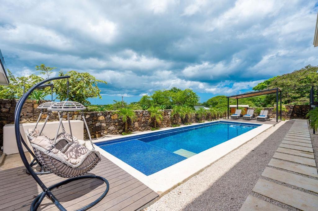 Tamarindo Beach, Prime Location, Fantastic Watersalt Pool & Cold Plunge, Family & Friends Екстер'єр фото